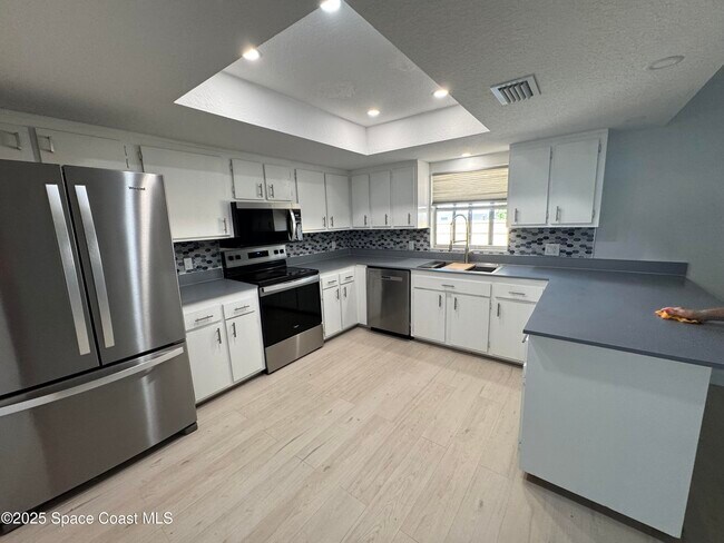 Building Photo - 1320 Woodingham Dr