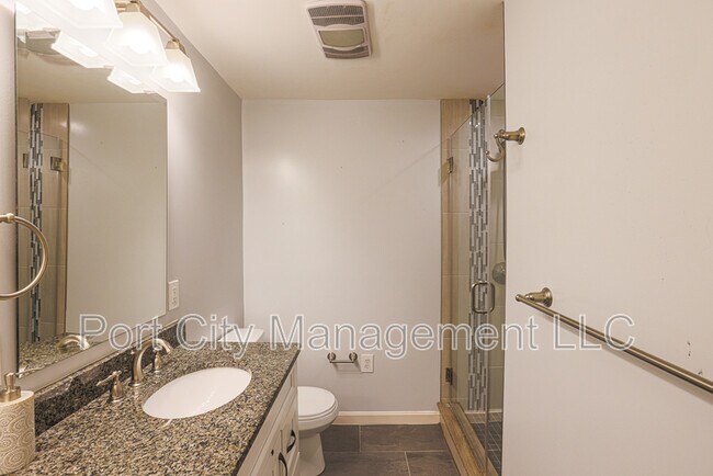 Building Photo - 328 S Collington Ave