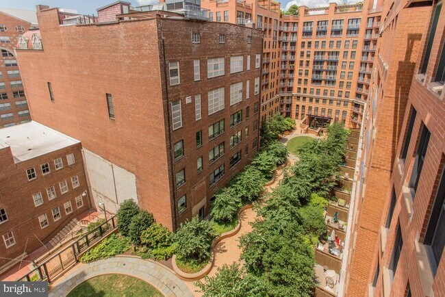 Building Photo - 616 E St