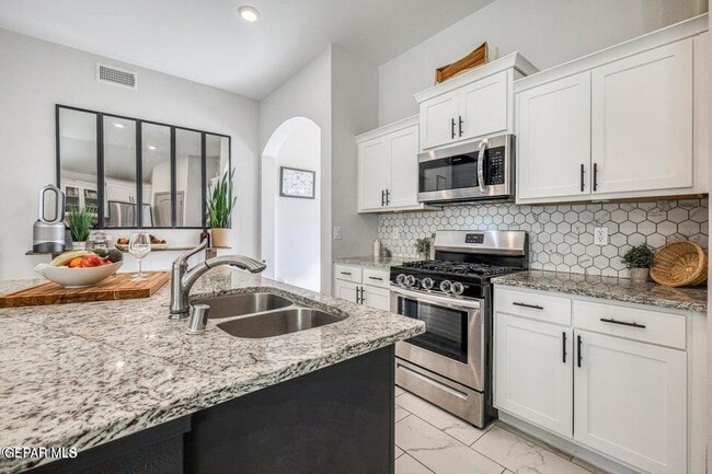 Building Photo - 329 Samuel Vis St