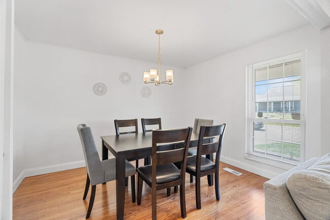 Building Photo - 5382 Kings Park Dr