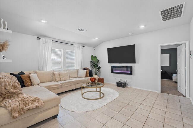 Building Photo - 9705 Kensley Rose Dr