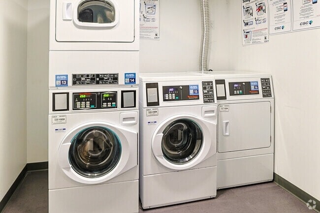 Building Photo - 100 Hemenway St