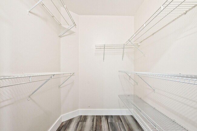 Building Photo - 4498 Dogwood Cir