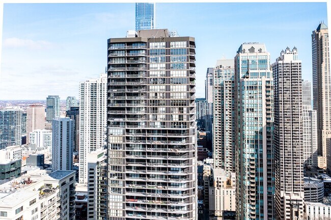 Building Photo - 10 E Ontario St