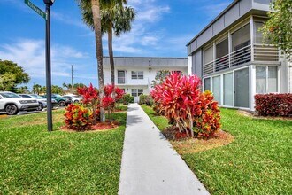 Building Photo - 413 Normandy Ln