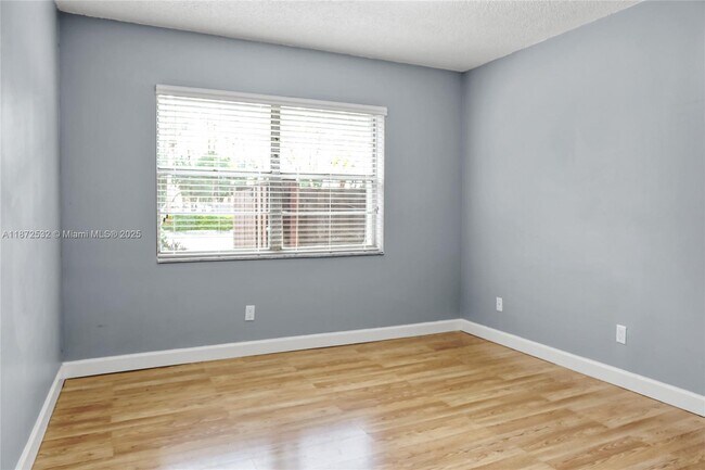 Building Photo - 13720 SW 90th Ave