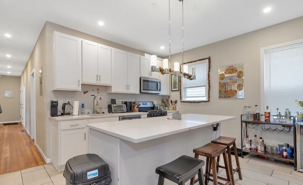 Building Photo - 228 Calumet St