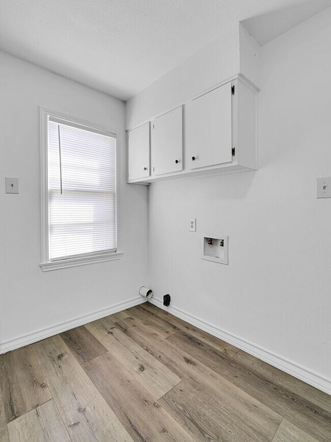 Building Photo - Cozy 2 BD 1 BA Home in Waco