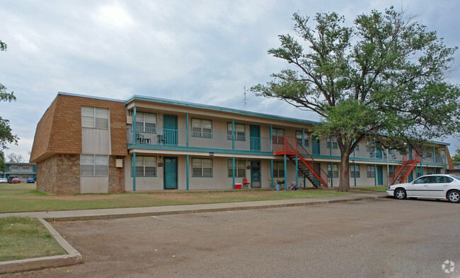 Primary Photo - Summit at Central Village