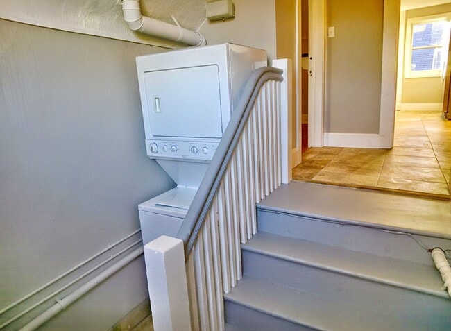 Building Photo - LOCATION LOCATION!! Coveted City Park neighborhood! Move in special $500 off 1st months' rent!