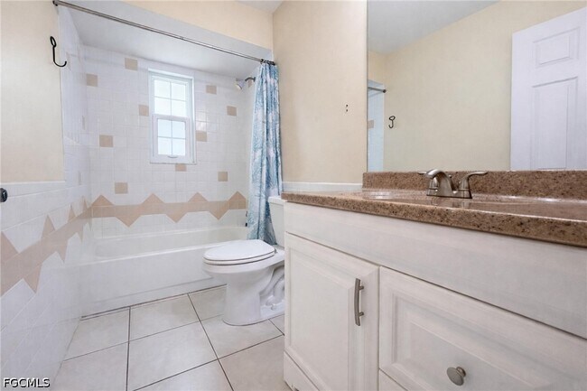 Building Photo - 2302 SW 53rd Terrace