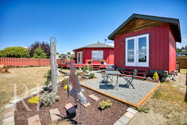 Building Photo - *NEW PRICE!* Quirky Fun Waterfront Escape