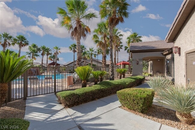 Building Photo - 8250 N Grand Canyon Dr