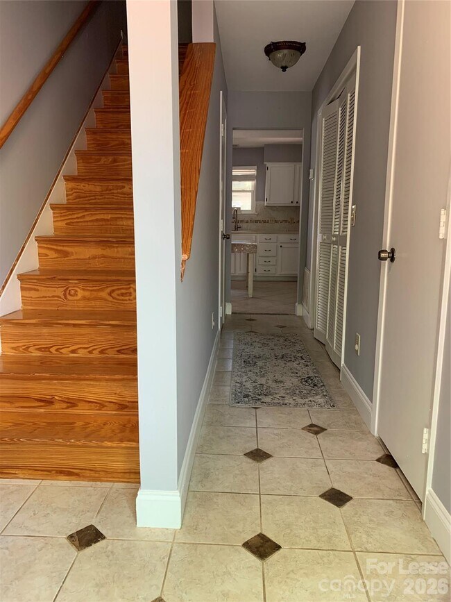 Building Photo - 3282 Heathstead Place