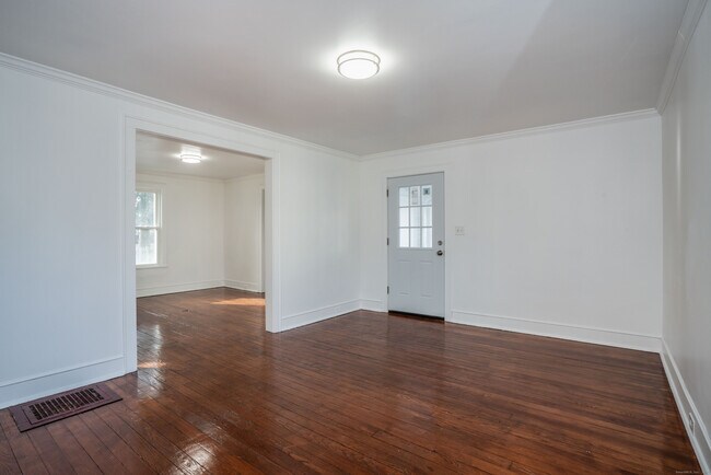 Building Photo - 57 Washington Cir