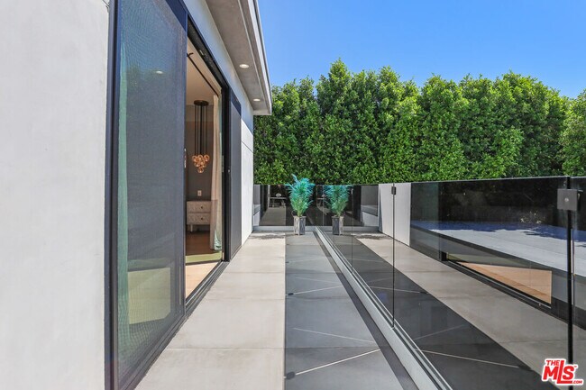 Building Photo - 13812 Cumpston St