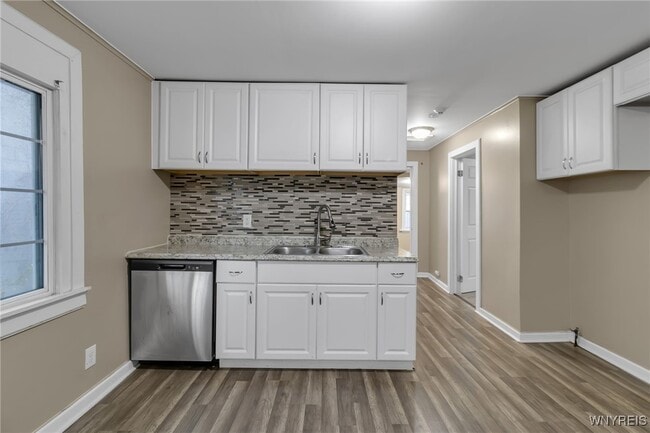 Building Photo - 114 Sawyer Ave