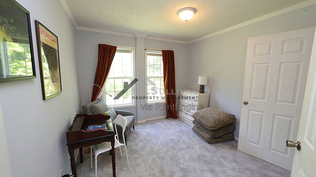 Building Photo - 1610 Marly Dr