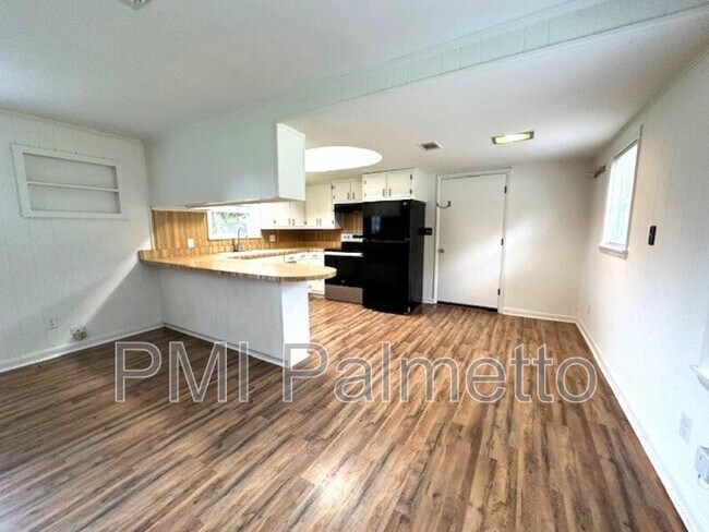 Building Photo - 109 Keen Ave
