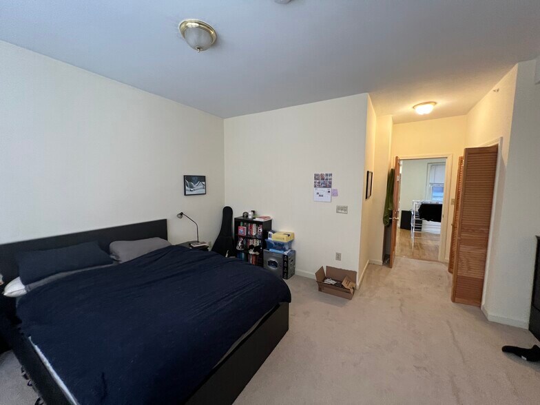 Building Photo - 1404 Beacon St