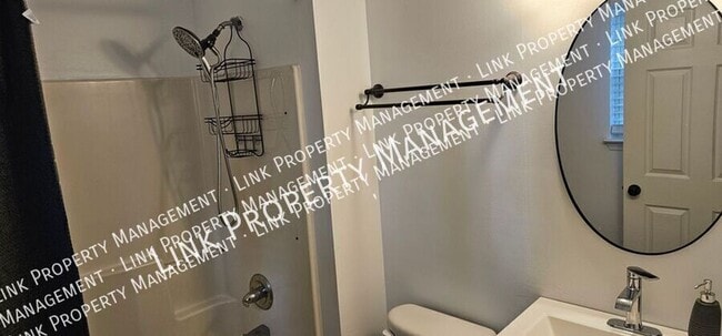 Building Photo - 140 S Elmwood St