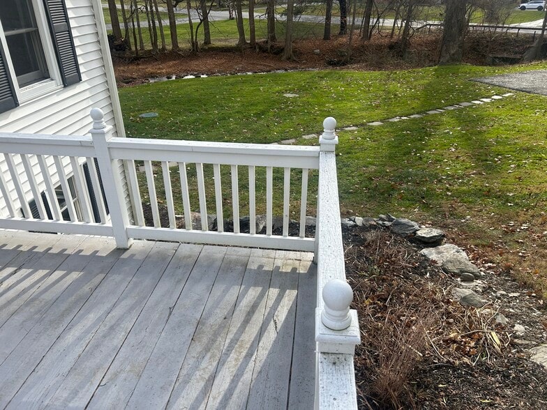 Building Photo - 303 Waterbury Hill Rd