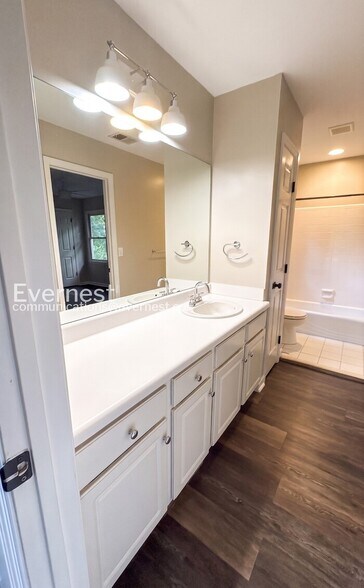 Building Photo - 1617 Beckham Dr
