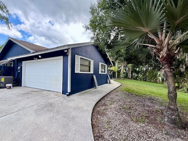 Building Photo - 15684 86th Way N
