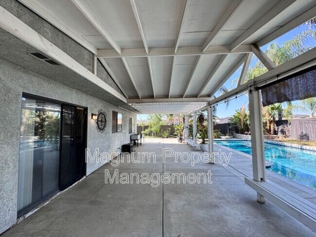 Building Photo - 29813 Park City Ave