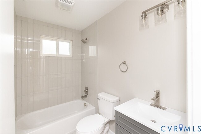 Building Photo - 609 Willomett Ave