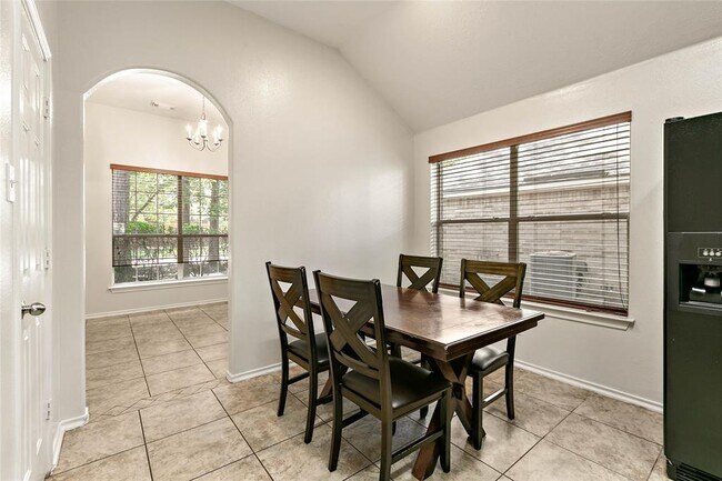 Building Photo - 27 N Regan Mead Cir