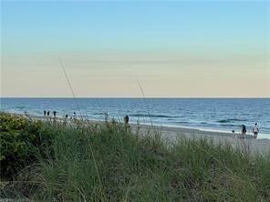 Building Photo - 4564 El Mar Dr