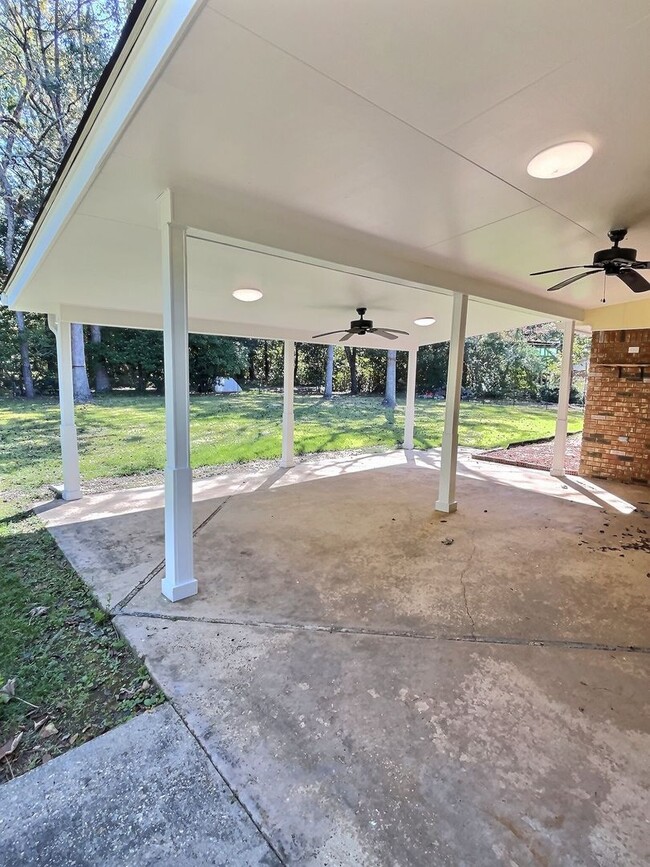 Building Photo - Spacious 4 bedroom home in Ocean Springs!
