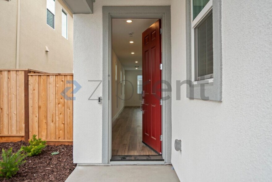 Building Photo - 3375 Tibidabo St