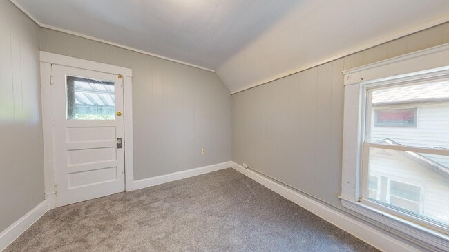 Building Photo - Old Brooklyn - 3 Bedroom Single Family Home
