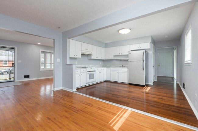 Building Photo - 1702 Bonnyville Blvd