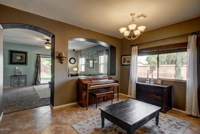 Building Photo - 3030 E Eleana Ct