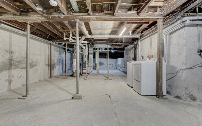 Basement with washer/dryer, lots of storage - 3547 Avenue A