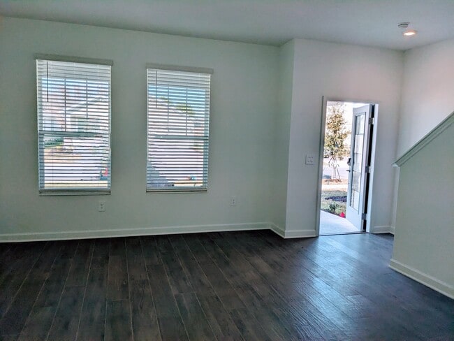 Building Photo - 11716 Language Wy