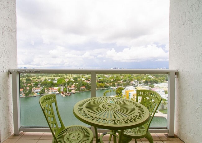 Building Photo - 5900 Collins Ave