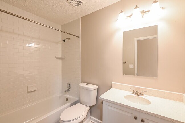 Building Photo - 3923 N Fork Ct NW