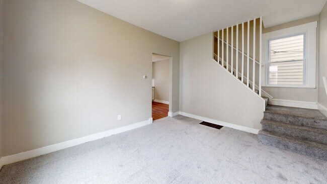 Building Photo - Madison/West Blvd neighborhood: 3 bedroom/1 bath single family home.