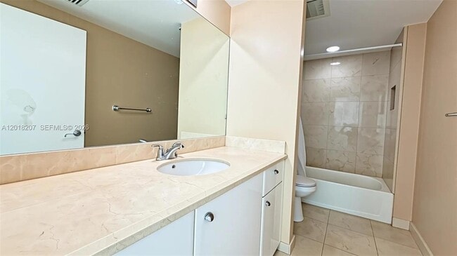 Building Photo - 19400 Turnberry Way