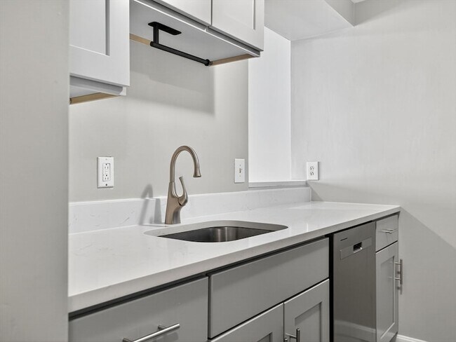 Building Photo - 59-69 Msgr Patrick j Lydon Way Unit 311
