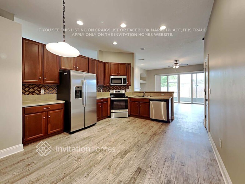 Building Photo - 671 Mandy Oaks Dr