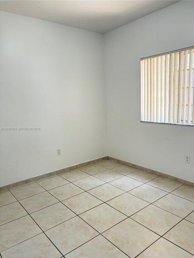 Building Photo - 7360 NW 114th Ave