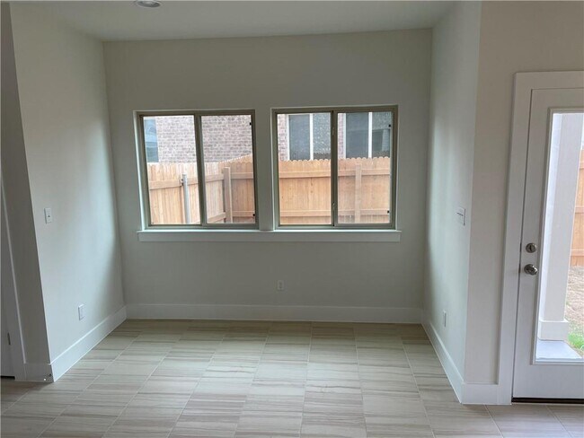 Building Photo - 526 White Steppe Way