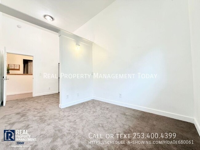 Building Photo - 2817 9th St SW