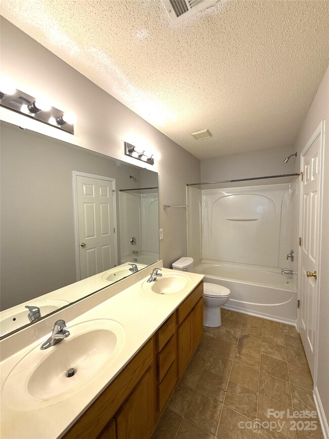 Building Photo - 5229 Ficus Tree Ln